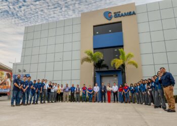 Almacenes Gran Hogar otorgó reconocimiento a la Reina Mundial del Banano