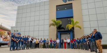 Almacenes Gran Hogar otorgó reconocimiento a la Reina Mundial del Banano