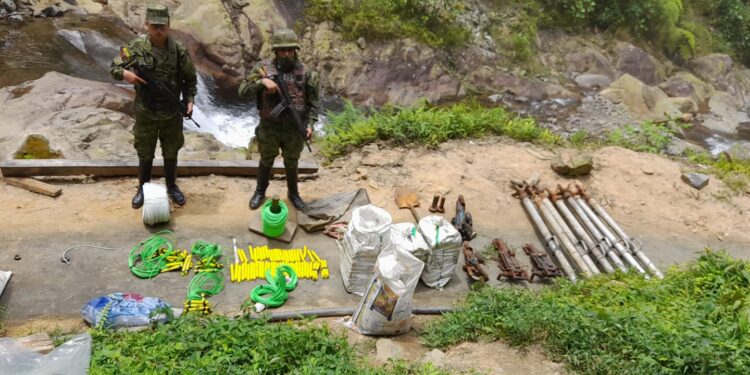 Gran cantidad de material explosivo decomisado en operativo contra la minería ilegal