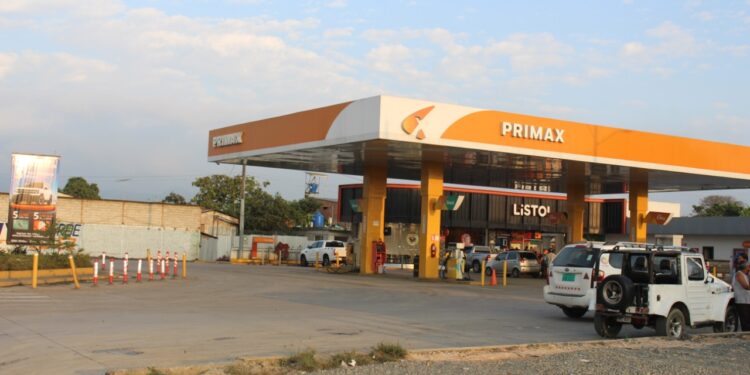Dos sujetos asaltaron en una gasolinera