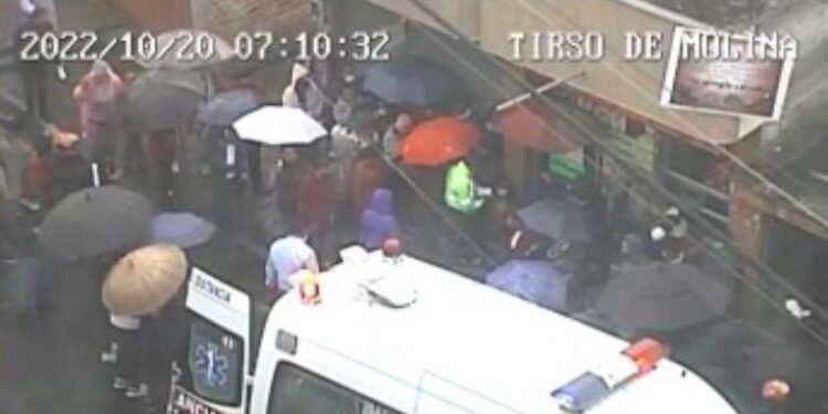Dos estudiantes fueron atropellados por un bus