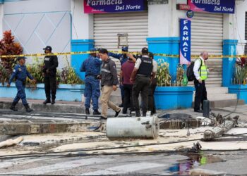El piloto del avión que se estrelló en Guayaquil está en terapia intensiva