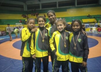 ORESES GANARON 7 MEDALLAS EN INFANTIL DE LUCHA EL EN PUYO