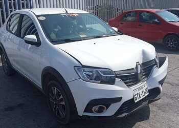 Menores de edad habrían participado en el robo de un carro