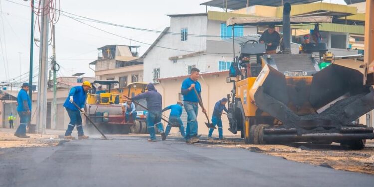 Municipio ejecutó el empate de carpeta asfáltica en la Av. Pajonal