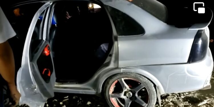 Sujetos abandonaron vehículo tras realizar un robo