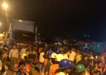 Cerrado el paso por el cantón Camilo Ponce Enríquez en vía que une EI Oro – Guayas