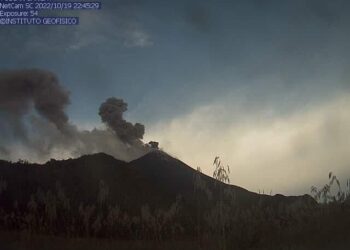 Columnas de ceniza del Sangay podrían afectar a Chimborazo y Bolívar