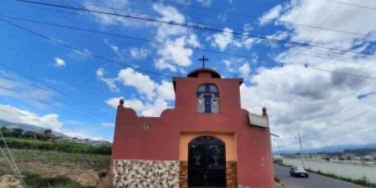 Delincuentes roban santuario de la Virgen del Cisne en Ambato