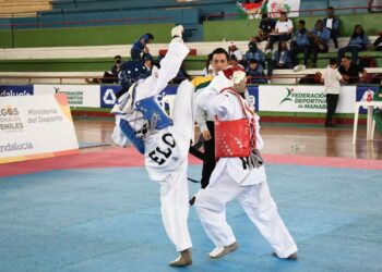En Guayaquil y Ambato TAEKWONDO Y WUSHU KUNG FU-KINCK BOXING ORENSE A TORNEOS NACIONALES #DeportesMP. – Las selecciones de Federación Deportiva de El Oro FEDEORO, de taekwondo y wushu kung fu, viajaron hasta Guayaquil y Ambato respectivamente, para competir en sendos Campeonatos Nacionales, con el objetivo de alcanzar la mayor cantidad de primeros lugares y ubicarse entre los mejores.