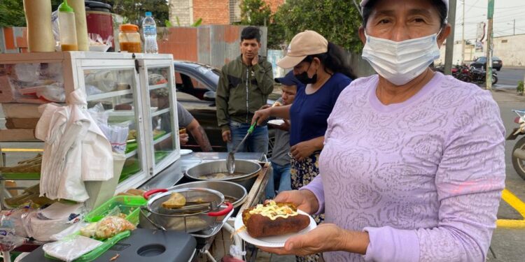 Las «Empanadas y corviches de las Palmeras» una delicia de las tarde en Machala.