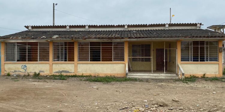 Infraestructura de ex–guardería en abandono sirve de guarida de ladrones