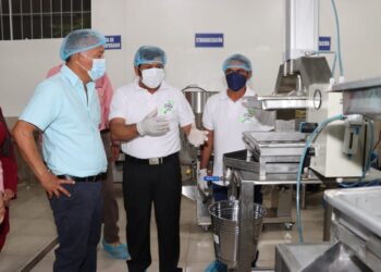 Prefectura inauguró planta procesadora de limón en Chacras