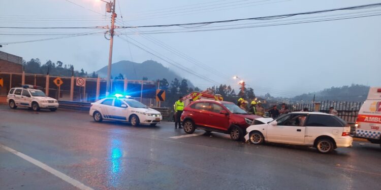 Dos personas heridas en accidente de tránsito