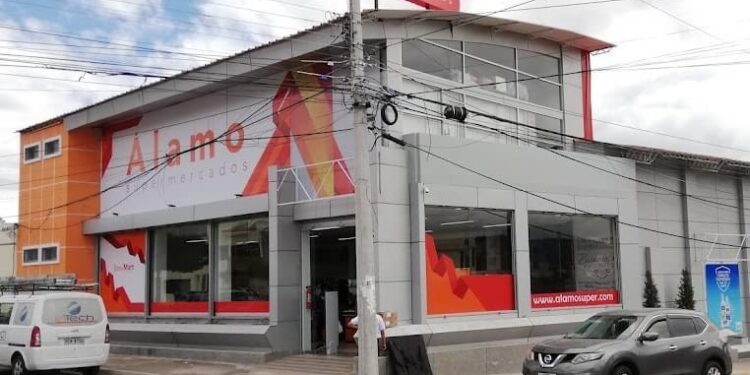 Asaltan supermercado a mano armada en Riobamba