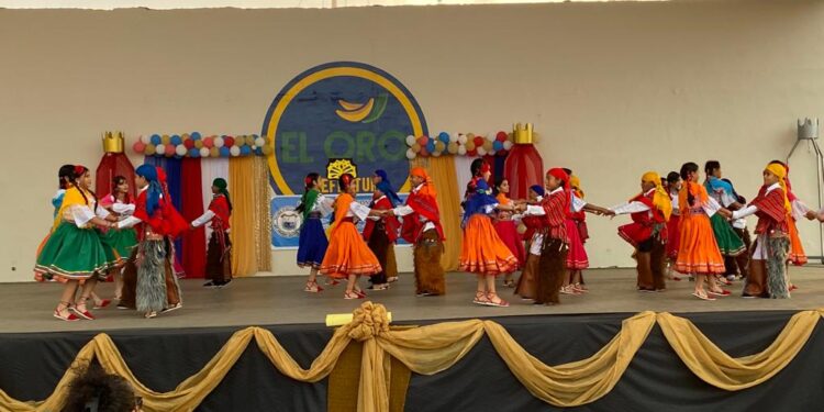 Escuela Luis Amado Ugarte celebra sus 72 años de aniversario