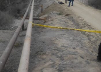 La cabeza decapitada dejaron sobre su estómago junto a un mensaje