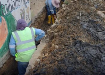 Aguas instaló red terciaria de alcantarillado en las calles Junín entre 6ta y 7ma norte