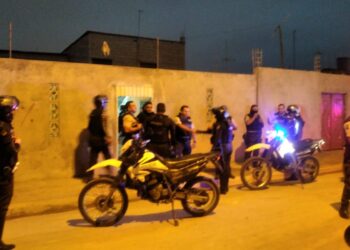 Asaltantes se lanzaron al manglar para escapar de la Policía