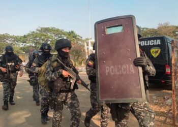 10 heridos en enfrentamientos al interior de la Penitenciaría del Litoral