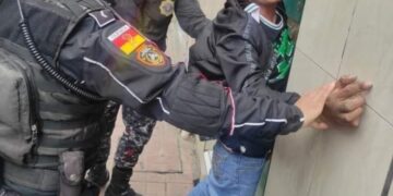 Lo detuvieron por riña callejera y encontraron que tenía un celular robado