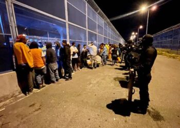 135 internos de la cárcel de Latacunga fueron transferidos a otras prisiones