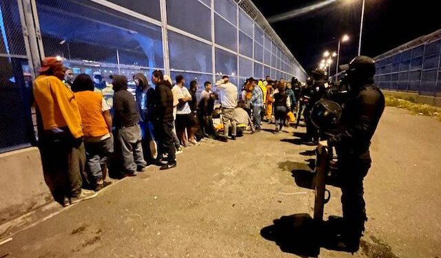 135 internos de la cárcel de Latacunga fueron transferidos a otras prisiones