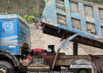 Extranjero falleció mientras arreglaba un volquete