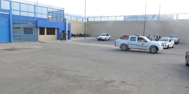 Dos reos escaparon de la cárcel de El Rodeo