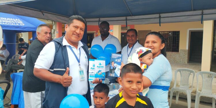 Aguas atendió a los moradores del Barrio Olmedo en la carpa multiservicios