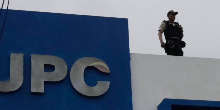 Desde el techo las UPC son vigiladas