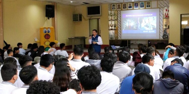 Movilidad capacitó a estudiantes del Colegio Juan Montalvo