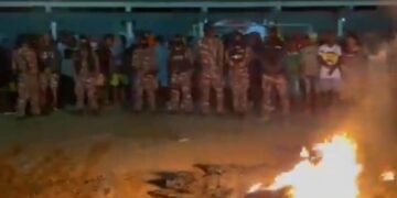 Ocho guías penitenciarios como rehenes en la cárcel de Esmeraldas.