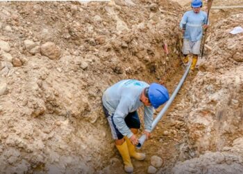 Instalan tubería para agua potable en la Urbanización San Gregorio