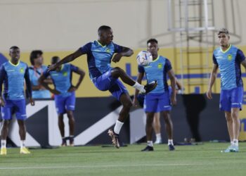 Está es la alineación de Ecuador para medir a Senegal