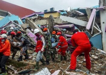 Al menos 55 muertos en Indonesia tras sismo de 5,6