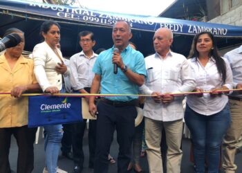 Prefectura de El Oro inauguró asfaltado de calles en Piñas