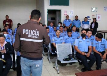 Agentes de tránsito recibieron capacitación por parte del SIAT