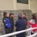 Policía evitó que mujer se lance de un puente