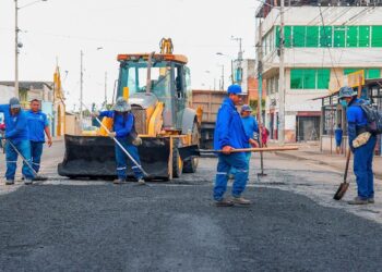 Municipio realizó bacheo en la Av. Las Palmeras