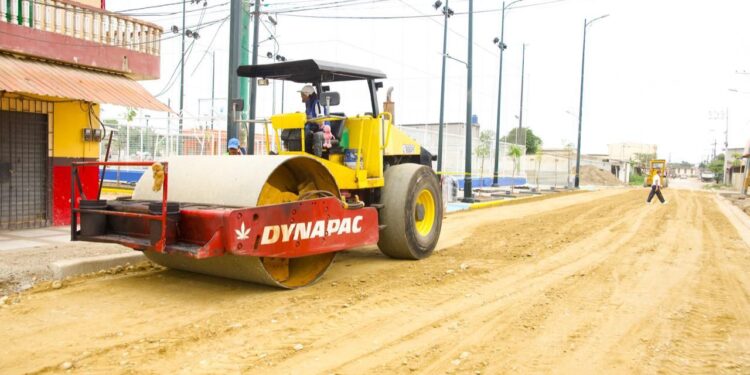 Municipio realiza trabajos de nivelación en las calles del Barrio Federico Páez