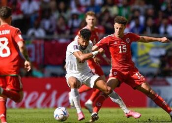 Irán da la sorpresa y deja al borde de la eliminación a Gales