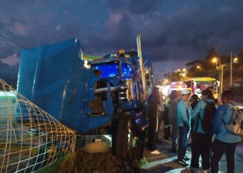Ciudadano sobrevivió milagrosamente al atropellamiento de un tráiler