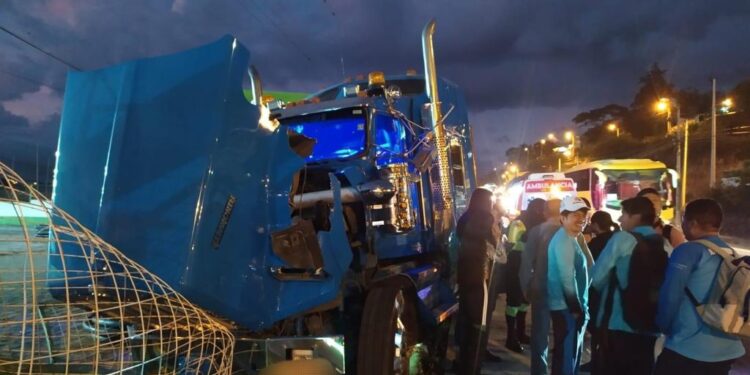 Ciudadano sobrevivió milagrosamente al atropellamiento de un tráiler