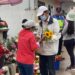 El comercio sigue activo en los exteriores de los cementerios durante el feriado largo