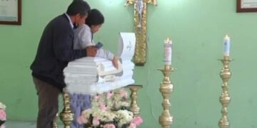 Policía llamado a juicio por el asesinato de su hija