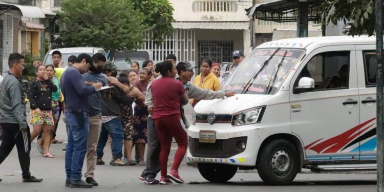 Pescador es asesinado cuando manejaba su furgoneta