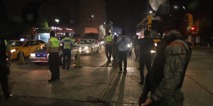 Se extendió el toque de queda para Santo Domingo de Los Tsáchilas