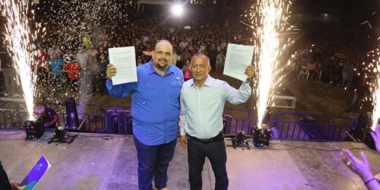 Prefectura firmó contrato para la rehabilitación de la vía perimetral sur en Pasaje