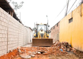 Municipio ejecuta regeneración urbana en el callejón Los Jardines